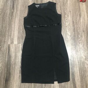 Patrick Collection Sleeveless Little Black Dress Lined Sheath Bow Detail Size 10